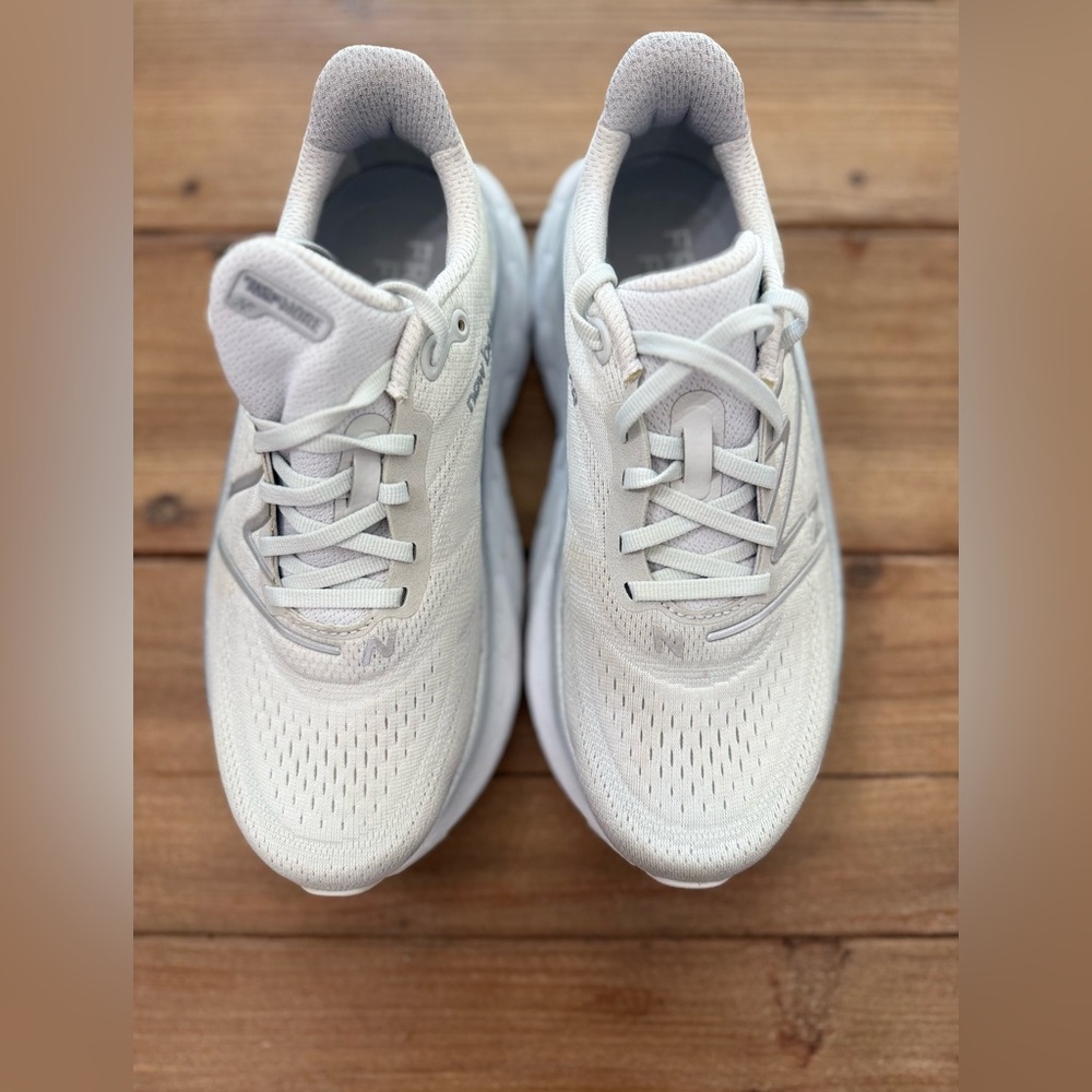 New Balance Women's Fresh Foam Shoes 8.5 Wide - Picture 15 of 15